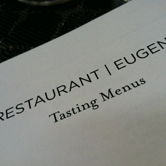 รูปภาพถ่ายที่ Restaurant Eugene โดย Mark G. เมื่อ 8/5/2012