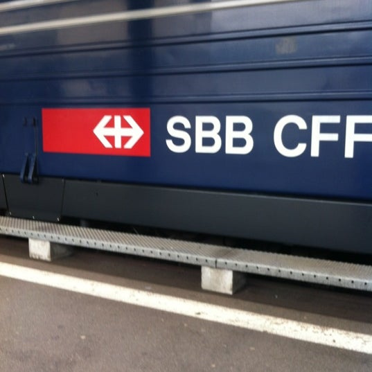 Снимок сделан в Bahnhof Uster пользователем Oliver 6/21/2012