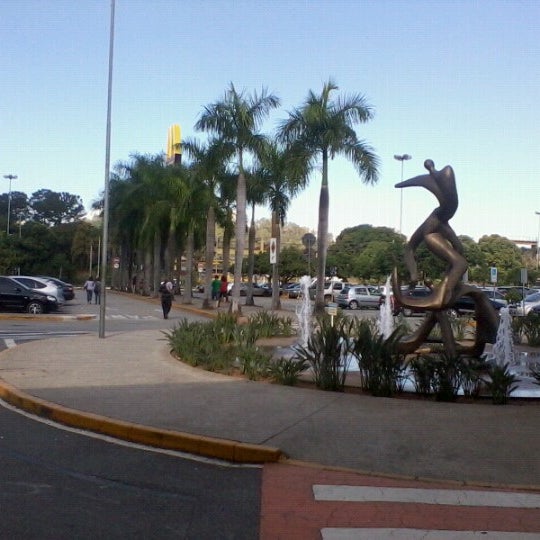 6/12/2012 tarihinde René H.ziyaretçi tarafından Shopping Vale do Aço'de çekilen fotoğraf