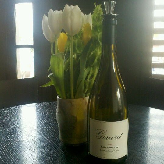 3/20/2012 tarihinde Claire G.ziyaretçi tarafından Girard Winery Tasting Room'de çekilen fotoğraf