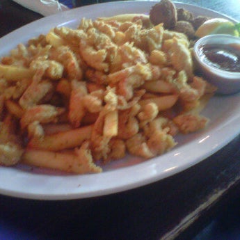 Foto diambil di Dodie&#39;s Cajun Restaurant oleh Apinya P. pada 6/9/2012