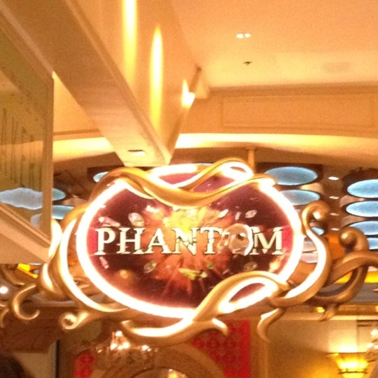 Foto scattata a Phantom At The Venetian Resort &amp; Casino da Allison C. il 9/2/2012