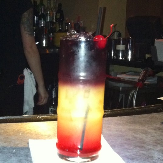 2/18/2012 tarihinde Erika R.ziyaretçi tarafından Rumba Rum Bar &amp; Satay Grill'de çekilen fotoğraf