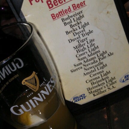 Снимок сделан в The Pepper Canister Irish Pub пользователем Lauren C. 8/1/2012