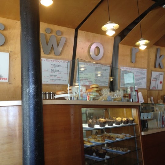 7/7/2012 tarihinde Adam L.ziyaretçi tarafından Swork Coffee Bar'de çekilen fotoğraf