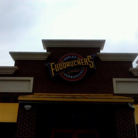 Photo taken at Fuddruckers by Nathan R. on 7/24/2012