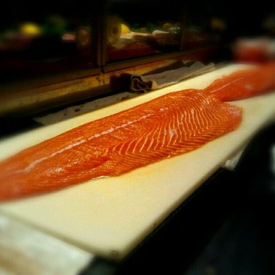 Снимок сделан в Kabuto Japanese House of Steak &amp; Sushi пользователем Gilmar P. 3/20/2012