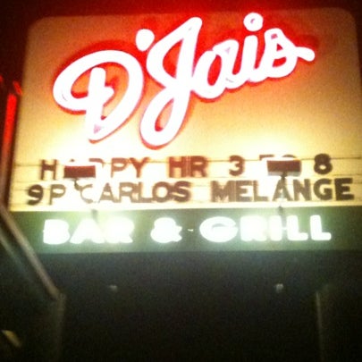 Photo prise au D&#39;Jais Oceanview Bar &amp; Cafe par Miguel S. le7/22/2012