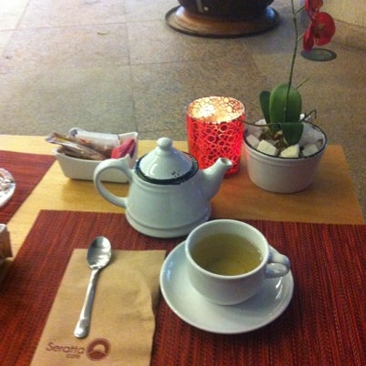9/2/2012 tarihinde clao l.ziyaretçi tarafından Seratta Café'de çekilen fotoğraf