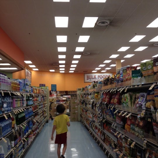 Far market. Far market. Hermosa beach farmers market. Far market. Logo far market.