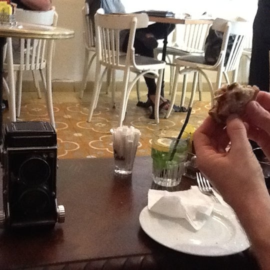 8/24/2012にAmi S.がLulu - Café Pâtisserie (לולו קפה פטיסרי)で撮った写真