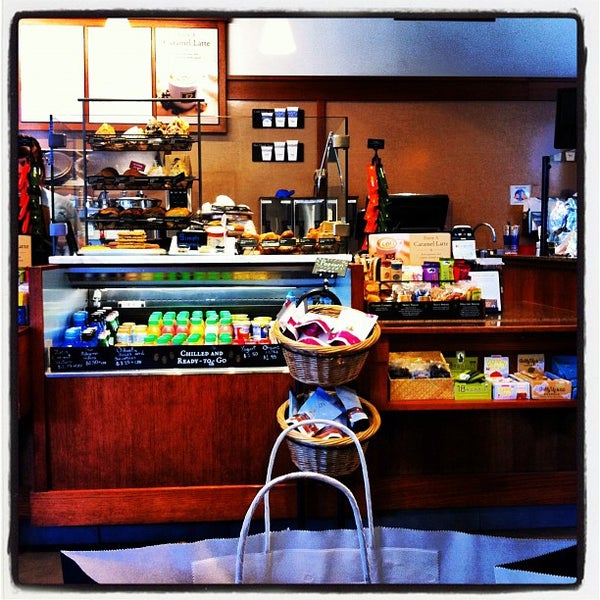 4/15/2012에 kenneth b.님이 Peet&#39;s Coffee &amp; Tea에서 찍은 사진