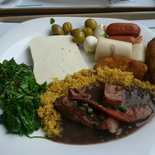 Foto scattata a Bambaras Bar e Restaurante da Paulo R. il 3/28/2012