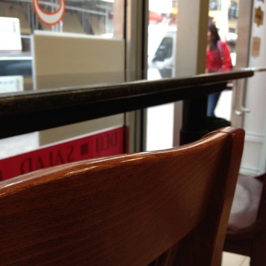 2/14/2012にTerri N.がCafe Bonjour Deli &amp; Pizza - East 39thで撮った写真