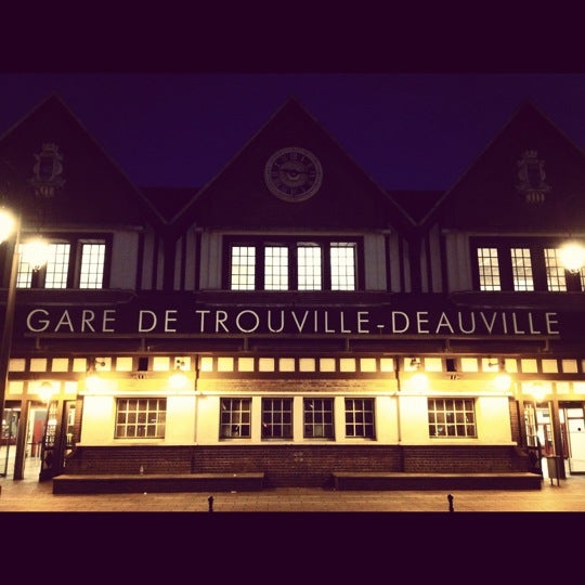 Gare SNCF de Trouville-Deauville - Train Station