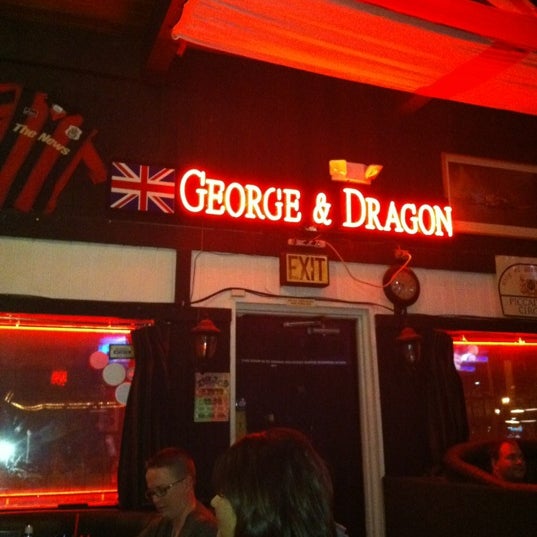 รูปภาพถ่ายที่ George &amp; Dragon โดย Michelle M. เมื่อ 3/3/2012