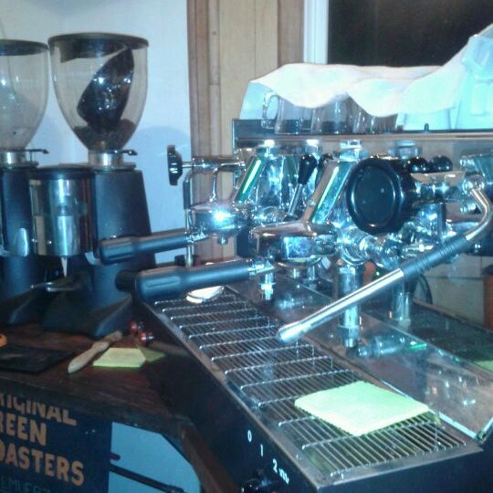 Photo taken at Original Green Roasters by Mauricio P. on 6/7/2012