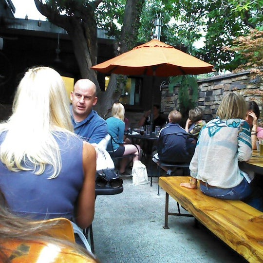 7/8/2012 tarihinde amy cesario D.ziyaretçi tarafından Cafe Bar'de çekilen fotoğraf