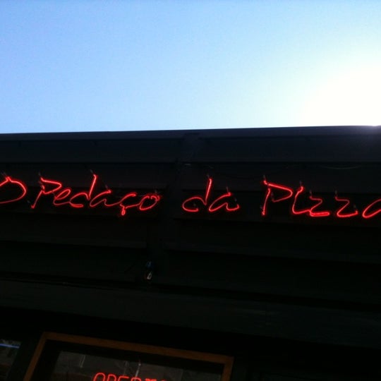 Foto diambil di O Pedaço da Pizza oleh Felipe A. pada 7/20/2012