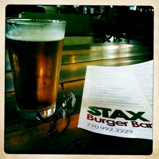 6/12/2012にMike W.がStax Burger Barで撮った写真