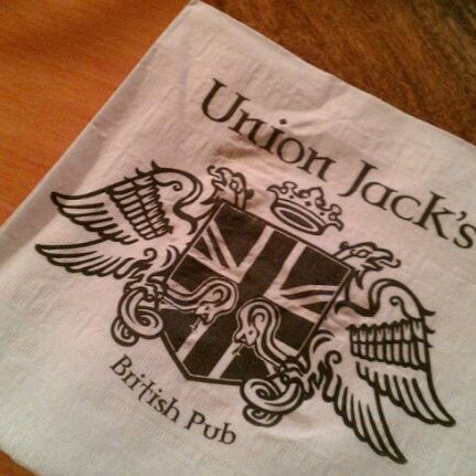รูปภาพถ่ายที่ Union Jack&#39;s British Pub โดย Eric W. เมื่อ 10/15/2011