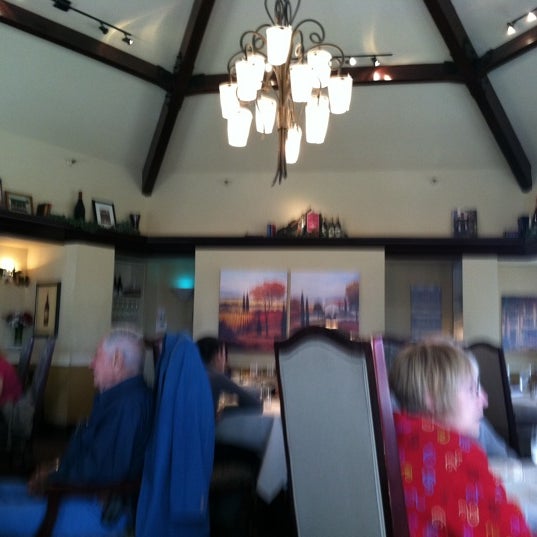 Photo taken at Pahrump Valley Winery and Symphony Restaurant by Lynda B. on 12/29/2011
