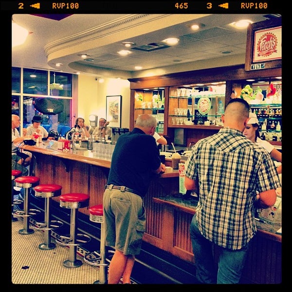Photo taken at Ferch&#39;s Malt Shoppe &amp; Grille by Johnny V. on 7/22/2012