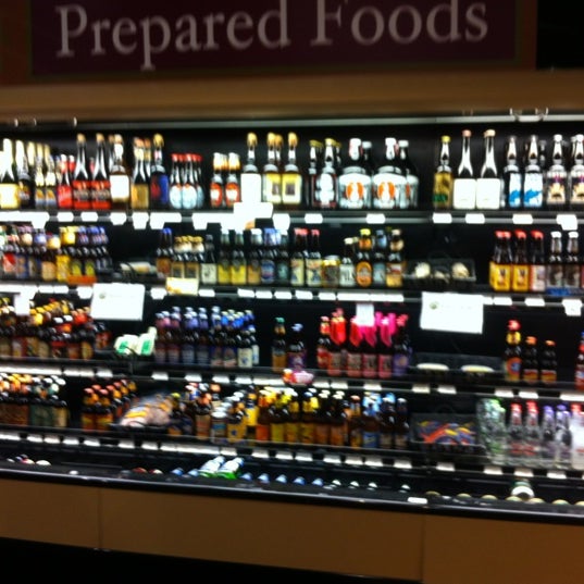 รูปภาพถ่ายที่ Potomac Gourmet Market โดย Daniella R . เมื่อ 2/26/2012