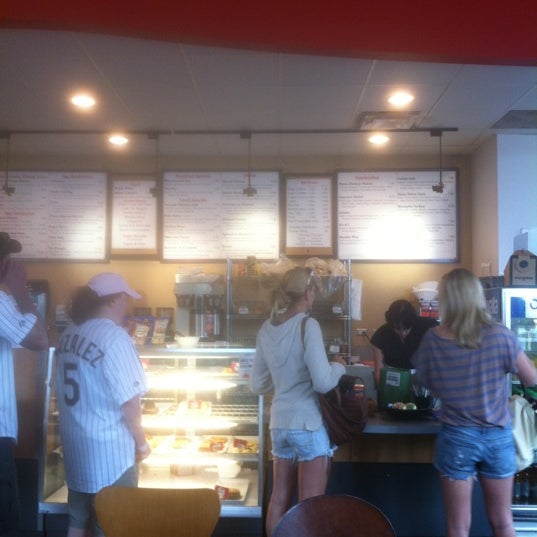 6/2/2012 tarihinde Rachel S.ziyaretçi tarafından Hi Rise Bakery'de çekilen fotoğraf