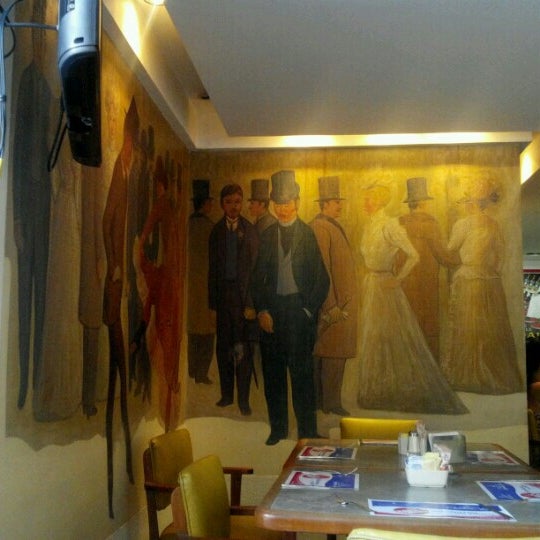 6/12/2012 tarihinde Alfredo C.ziyaretçi tarafından Rendez Vous Restaurante'de çekilen fotoğraf