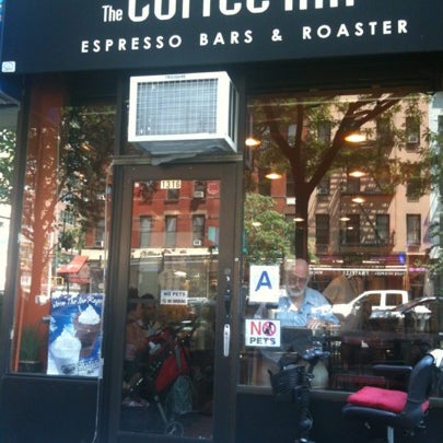 Foto scattata a The Coffee Inn da Elena il 8/4/2012