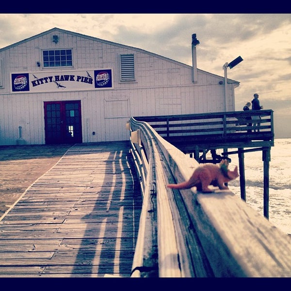 5/18/2012 tarihinde Seaside V.ziyaretçi tarafından Kitty Hawk Pier'de çekilen fotoğraf