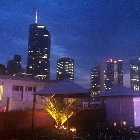 Long Island Summer Lounge Lounge in Innenstadt