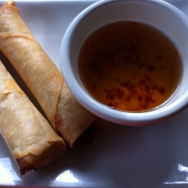 8/19/2012 tarihinde Jennie H.ziyaretçi tarafından So Ba Vietnamese Restaurant'de çekilen fotoğraf