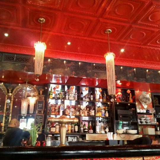 Foto diambil di Simone Martini Bar &amp; Cafe oleh Deborah K. pada 3/8/2012