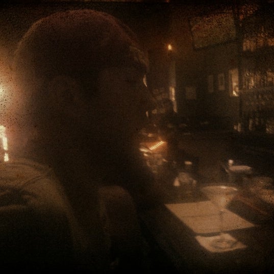 รูปภาพถ่ายที่ Rosewood Tavern โดย adam a. เมื่อ 8/25/2012