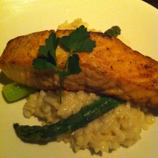 Photo taken at Kimera Restaurant &amp; Lounge by bOn on 1/25/2012