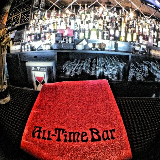 7/2/2012 tarihinde Ira G.ziyaretçi tarafından All-Time Bar'de çekilen fotoğraf