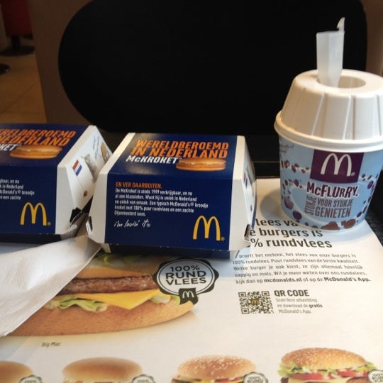 รูปภาพถ่ายที่ McDonald&#39;s โดย Stefan H. เมื่อ 5/3/2012
