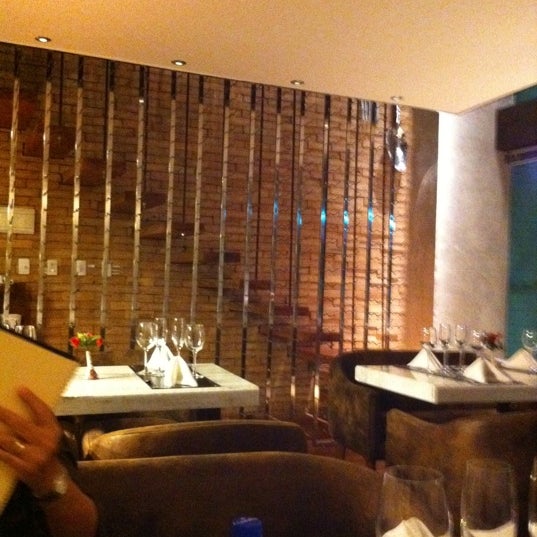 Great Food, Wine, Good Service, Cozy for couples, High End Gourmet Food well Presented, Expensive but Worth It!!!