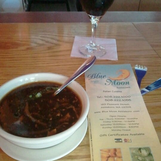 Blue Moon Chinese Restaurant and Bar Asian Restaurant in Attleboro