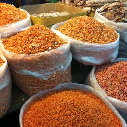 1/18/2012 tarihinde Linziyaretçi tarafından Phsar Orussey | Orussey Market'de çekilen fotoğraf