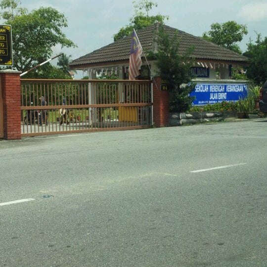 Sekolah Menengah Jalan Empat 1 Conseil De 212 Visiteurs