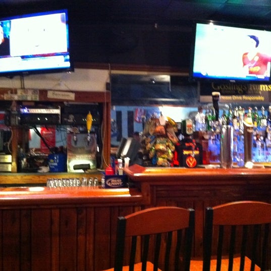 รูปภาพถ่ายที่ The Docksider Pub &amp; Restaurant โดย Charles K. เมื่อ 5/10/2012