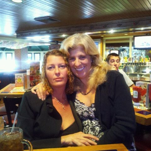 Photo taken at Chili&#39;s Grill &amp; Bar by Mike R. on 9/28/2011