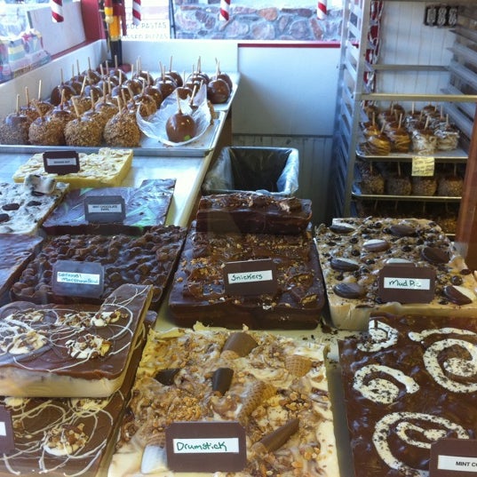 North Pole Fudge and Ice Cream Co. Dessert Shop