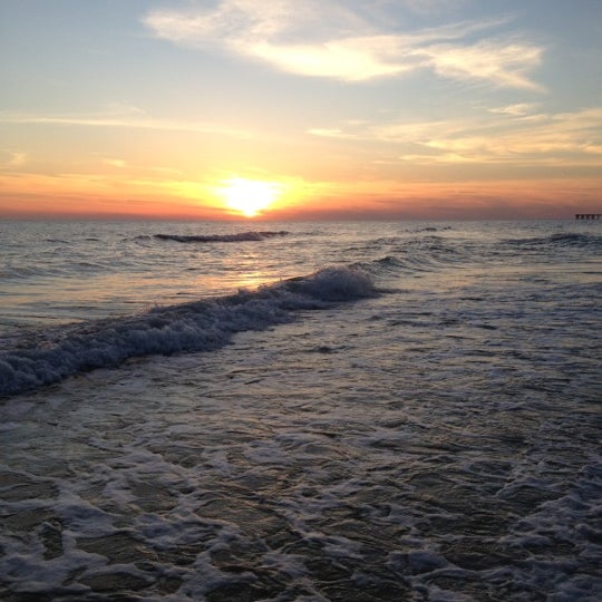 รูปภาพถ่ายที่ Seahaven Beach Hotel โดย Charlise H. เมื่อ 3/8/2012