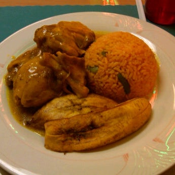 Foto tirada no(a) Jamaica Choice Caribbean Cuisine por Dustin D. em 11/21/2011