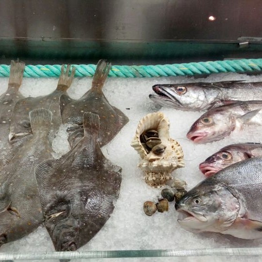 Das Foto wurde bei Cape Town Fish Market von frauhaus am 7/24/2012 aufgenommen