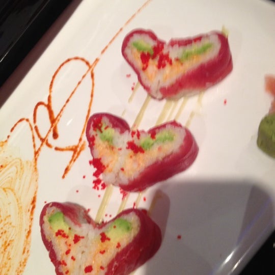 Foto diambil di Greenteasushi Japanese Restaurant oleh Aleks pada 4/1/2012
